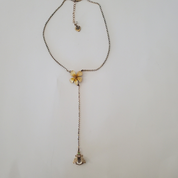 BETSEY JOHNSON Luminous Betsey Flower & Bug Y-Necklace Crystals on Gold Chain - Picture 10 of 15